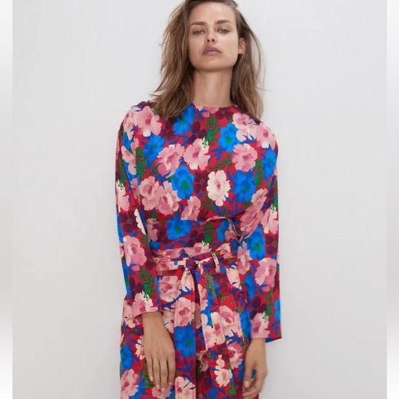 🦋 Bloggers Favorite 🦋 Zara Floral Top Long Sleeve Crop Waistband Sz M - Picture 9 of 16
